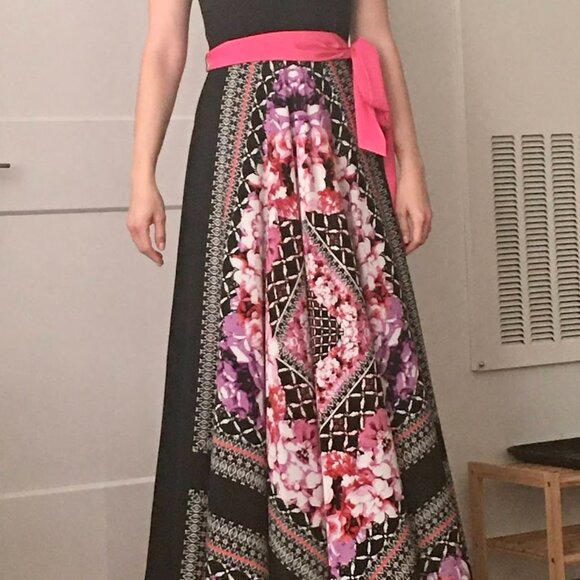 Eliza J Scarf Print Handkerchief Maxi Dress Black & Pink print - Size 2 - Picture 2 of 7